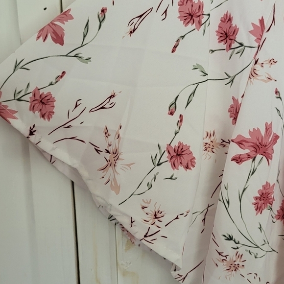 Plain Keyhole Knotted Front Floral Ruffle Sleeve Blouse - Picture 5 of 8